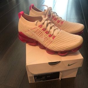 Women’s running shoes - Nike size 7